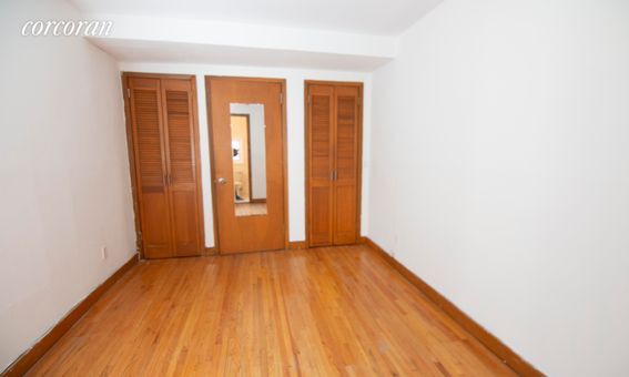 Building Photo - 305 W 90th St