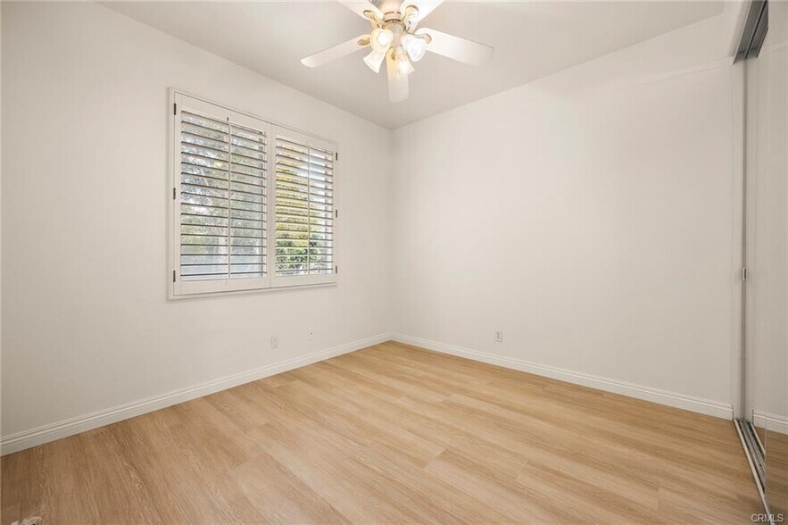 2nd bedroom - 2479 Sunningdale Dr