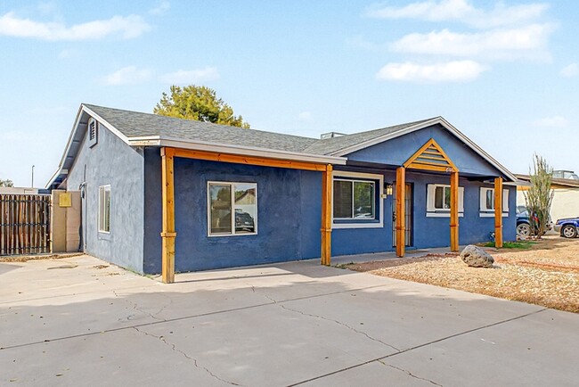 Building Photo - 3 bedroom home!