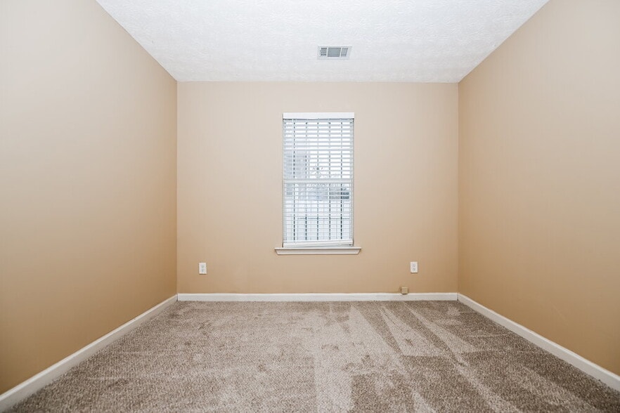 Building Photo - 5718 Rockingwood Dr