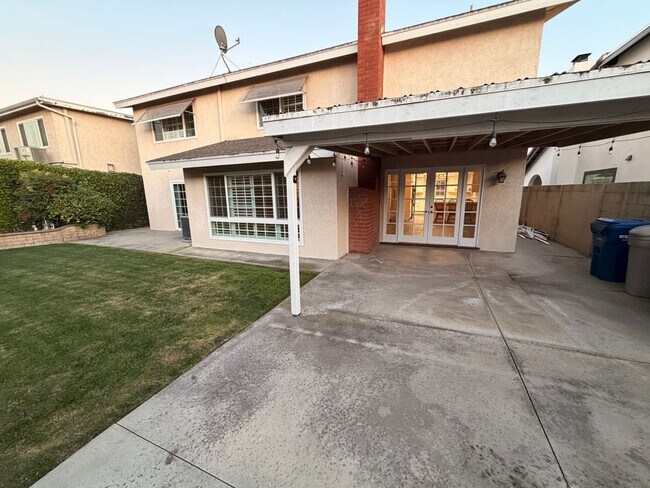 Building Photo - Beautiful 4 Bedroom 3 Bathroom La Palma House For Rent!