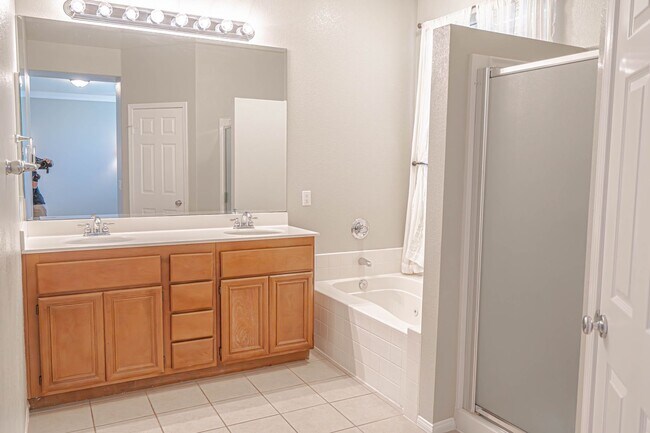 Building Photo - COMING SOON! Charming 4-Bedroom Single-Story Home in Lancaster!