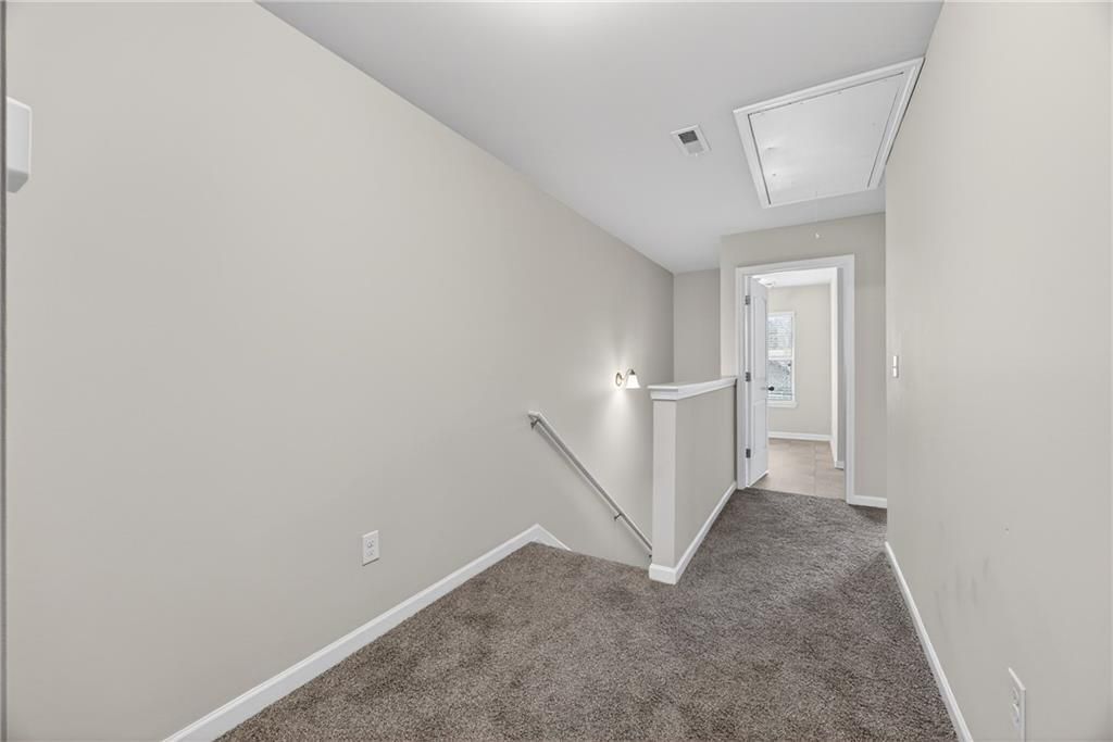 Building Photo - 4497 Ravenwood Dr