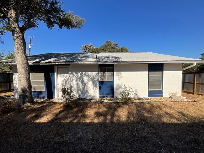 Building Photo - Available Now- 2 Bedroom 1 Bath in Granite...