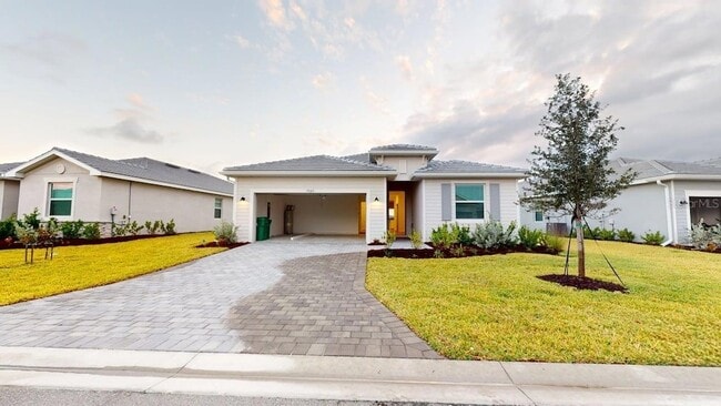 Building Photo - 7949 Lakes Edge Ln