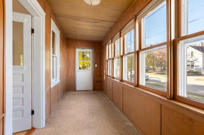 Building Photo - 1726 Iowa St