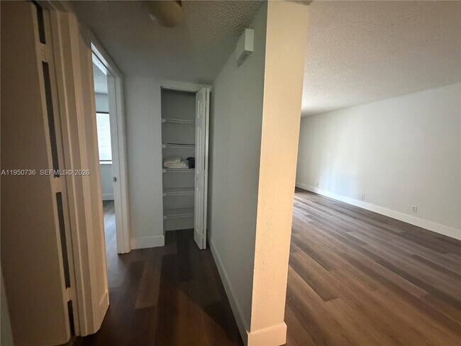 Building Photo - 300 Gardens Dr