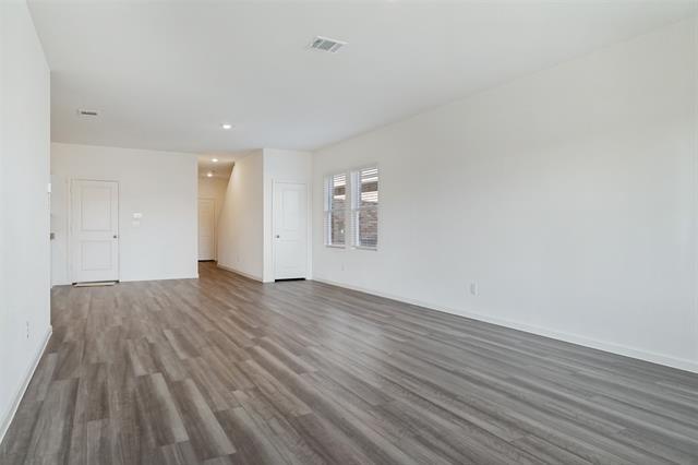 Building Photo - 2200 Mdw Pk Dr