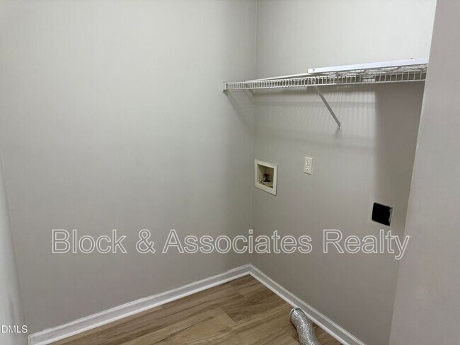 Building Photo - 4832 Silverdene St