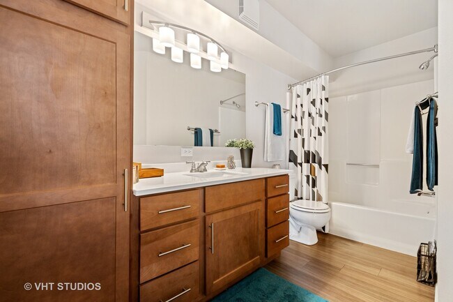 Building Photo - 1617 Westminster Dr