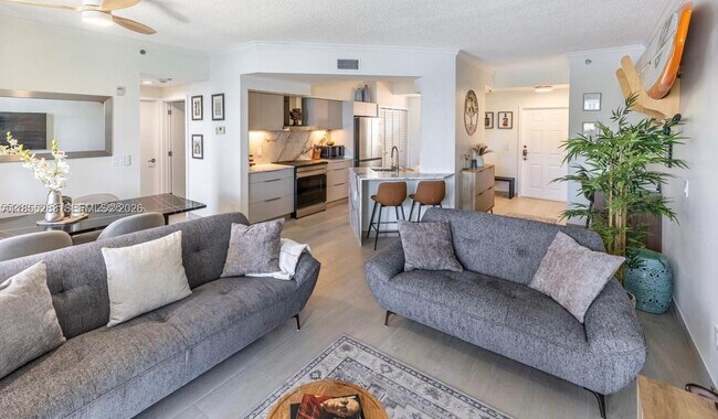 Building Photo - 3255 NE 184th St