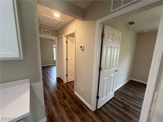 Building Photo - 232 NW 15th Ave