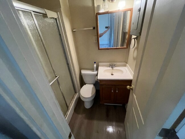 Building Photo - 505 Woodward St