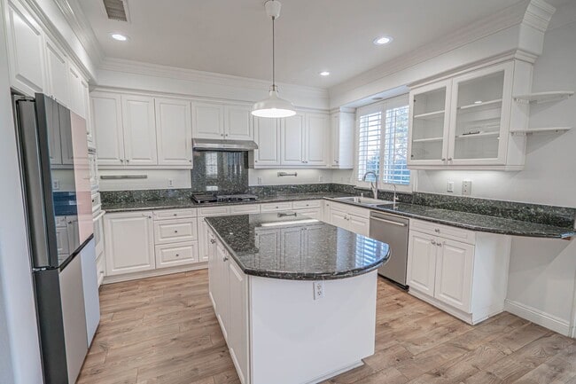 Building Photo - Spacious 4-Bedroom Home with Downstairs Bed/Bath & Full Community Access in Valencia!