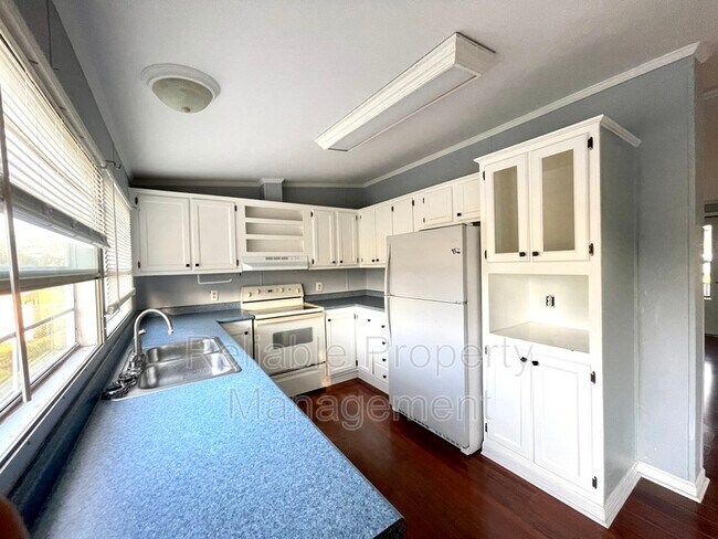 Building Photo - 6433 Slabtown Rd