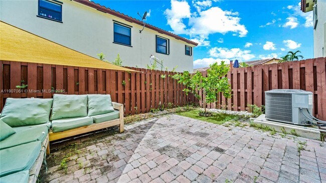 Building Photo - 144 SE 34th Ave