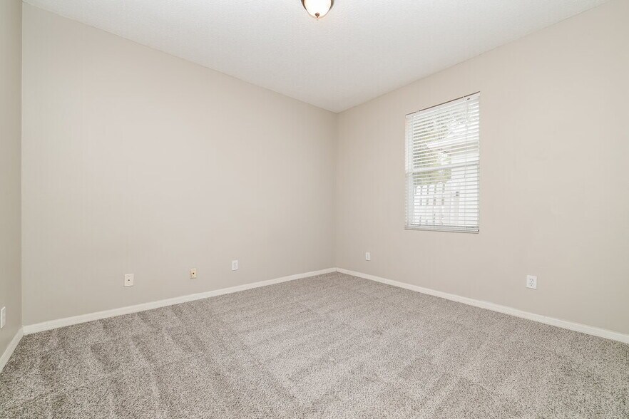 Building Photo - 1231 Loretto Cir