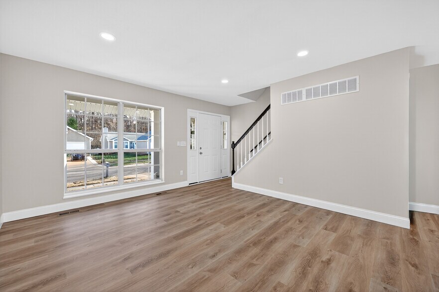 Building Photo - 1447 Pepperdine Ct