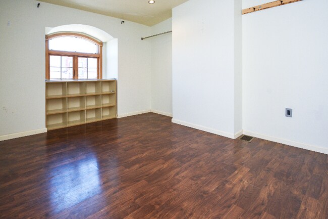 Building Photo - 92 S 24th St