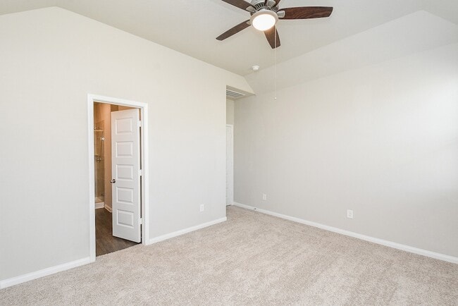 Building Photo - 14042 Chinook Dr
