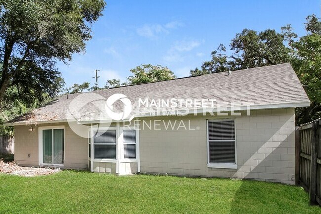Building Photo - 3 Bedroom Pet-Friendly Home in DELAND, FL ...