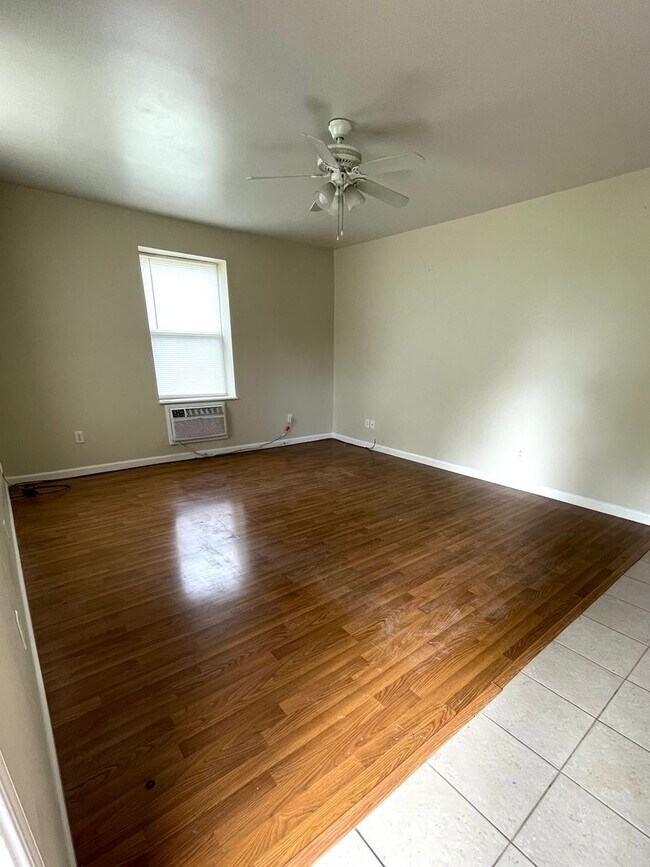 Building Photo - 1 Bed 1 Bath Apartment FOR RENT in Moscow Mills, MO