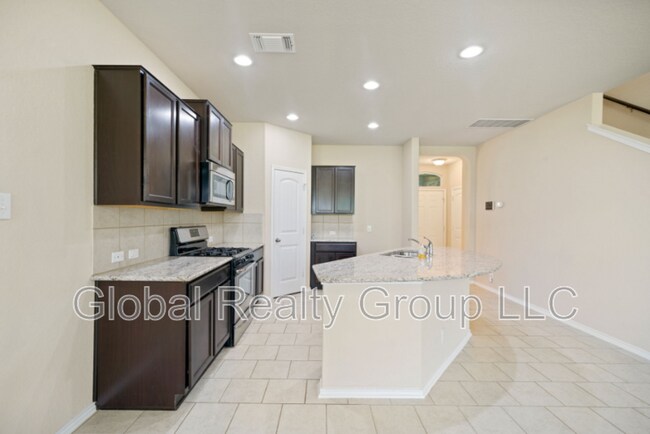 Building Photo - 717 Smooth Wine
