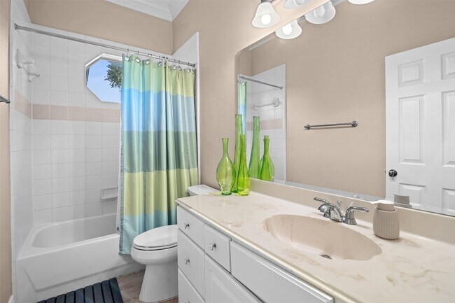 Building Photo - 14030 Shoreline Dr
