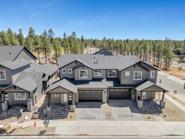 Building Photo - Gorgeous Flagstaff Property