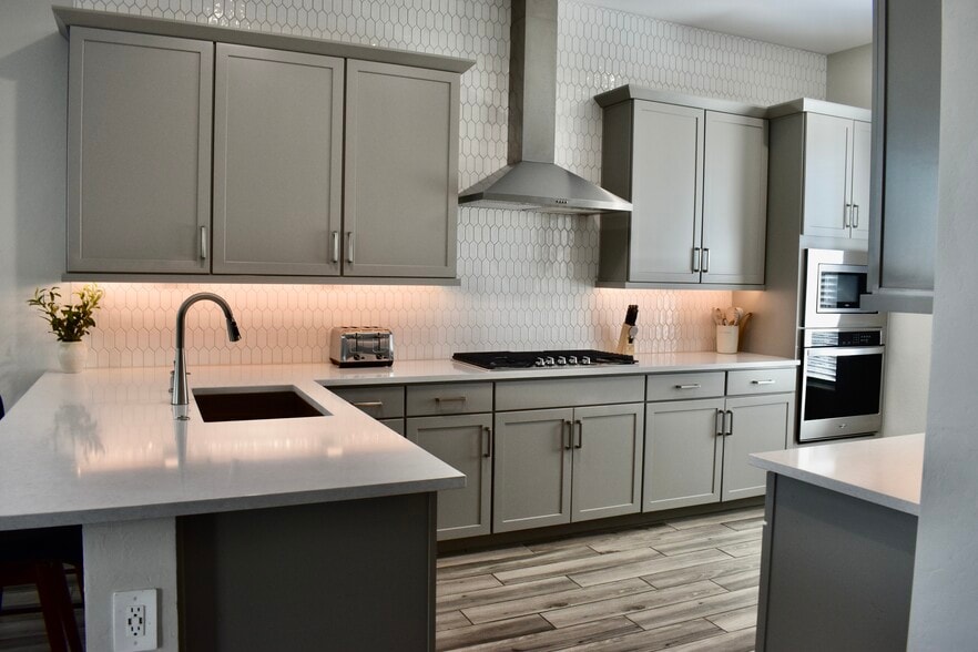 Building Photo - 5128 E Coolbrook Ave