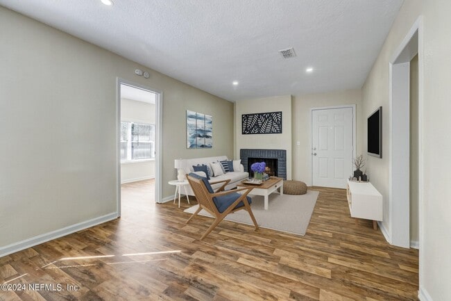 Building Photo - 4917 Dundee Rd