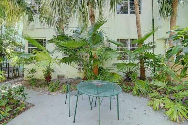 Building Photo - 1571 Pennsylvania Ave