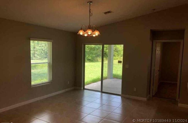 Building Photo - 4502 SW Yamada Dr