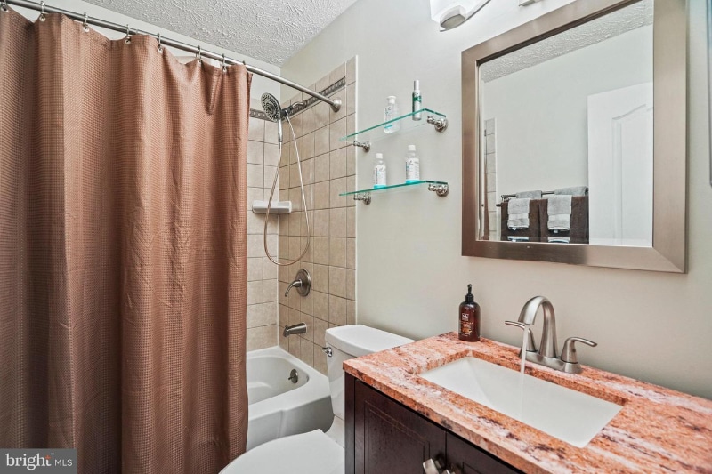 Building Photo - 16151 Brookmead Ct