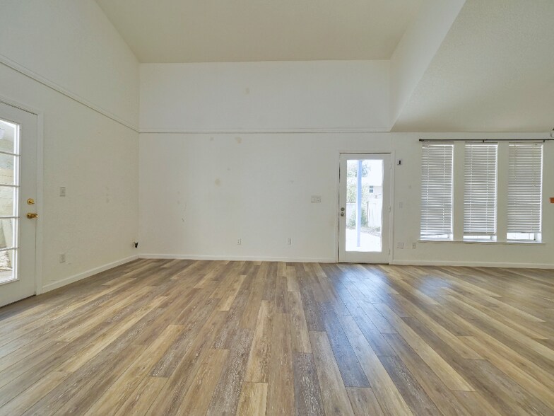 Building Photo - 1937 Gauguin Pl