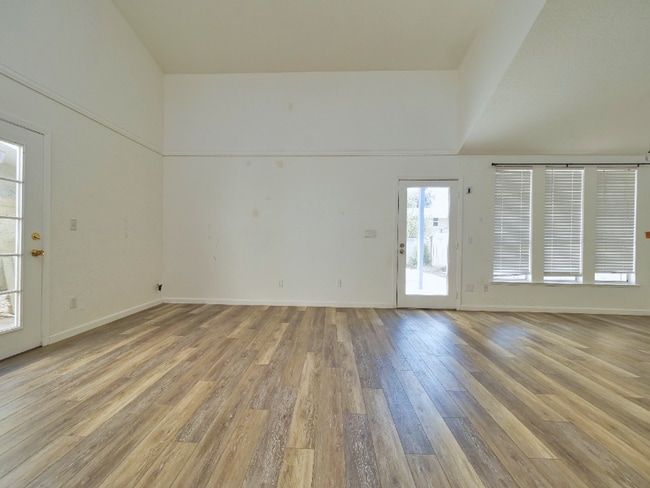 Building Photo - 1937 Gauguin Pl