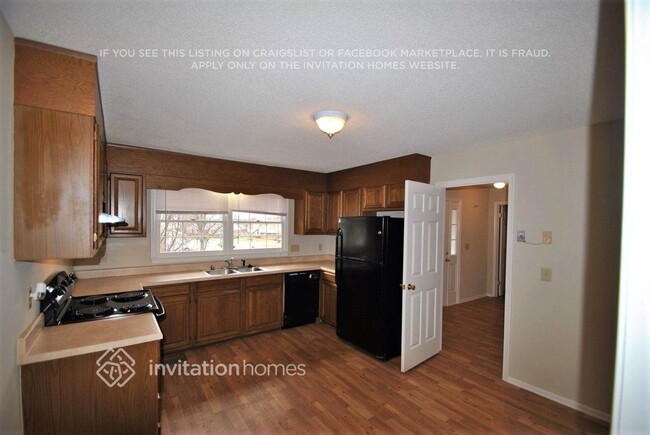 Building Photo - 4212 Lord Jeff Dr