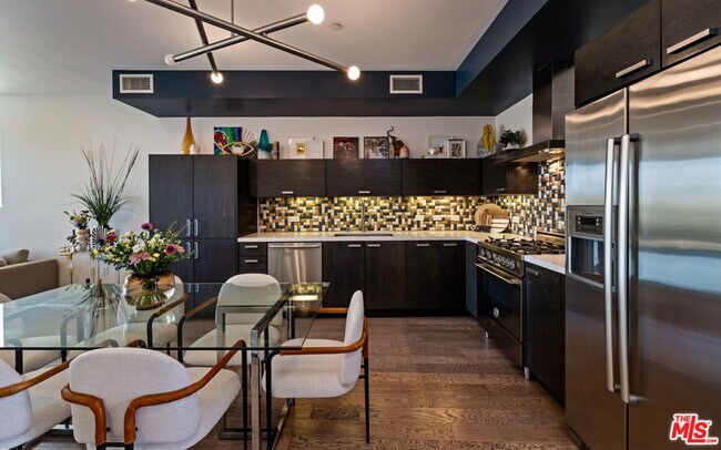 Building Photo - 751 N Fairfax Ave