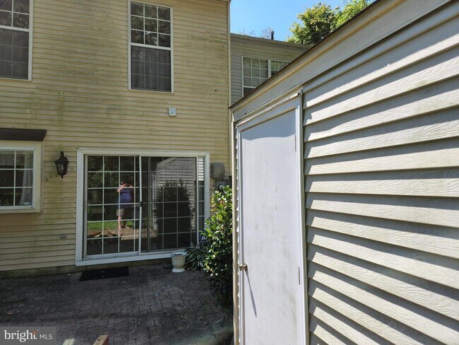 Building Photo - 7148 Westfield Ct