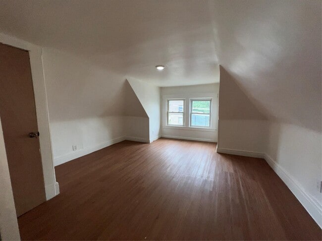 Building Photo - 304 S 1st Ave