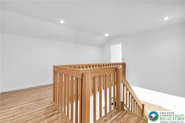 Building Photo - 5721 Crawford Dr