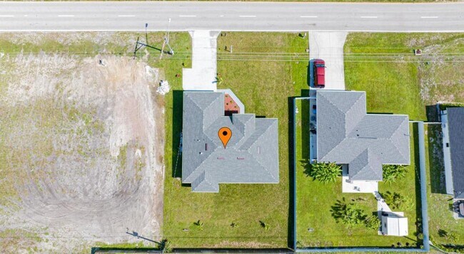 Building Photo - 422 Kismet Pkwy E