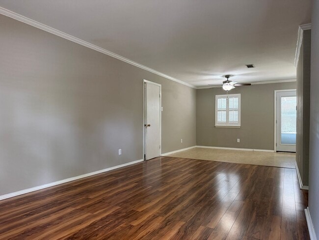 Building Photo - 3 Creekridge Cir