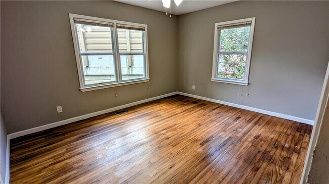 Building Photo - 1312 Kasandra Dr SE