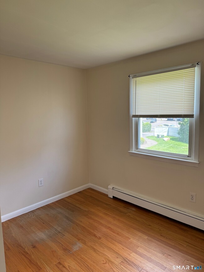 Building Photo - 855 Black Rock Tpke
