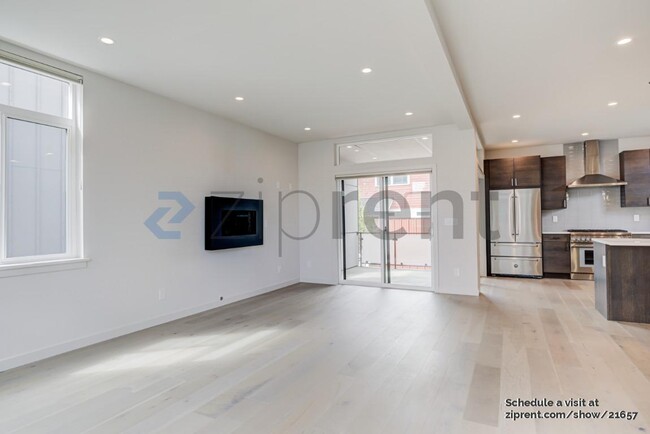 Building Photo - 718 N 49th St