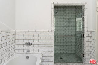 Building Photo - 403 S Bedford Dr