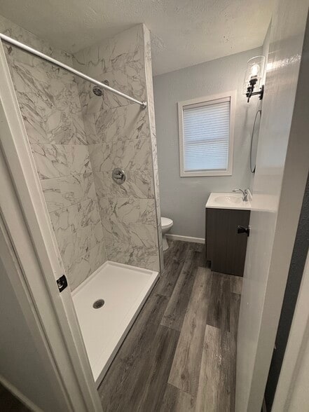 Building Photo - 620 S Rowley St