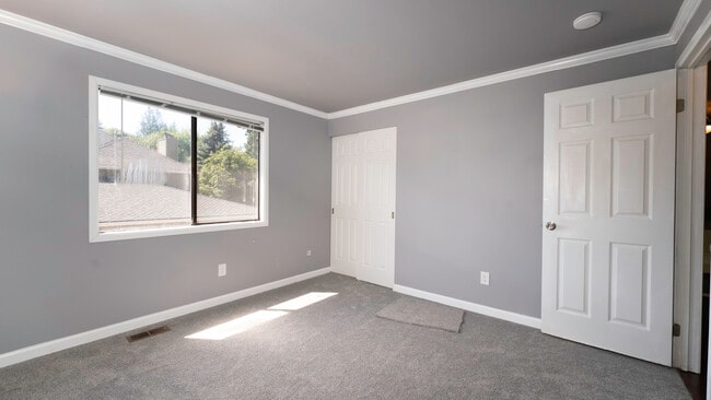 Building Photo - 18135 160th Ave SE