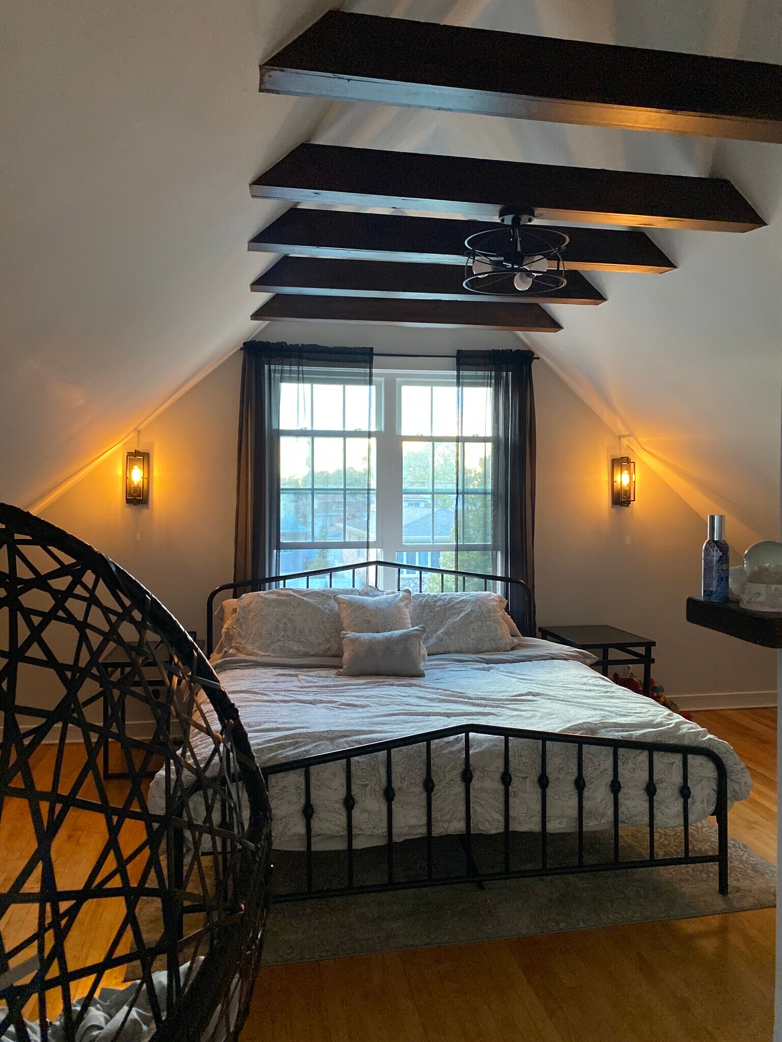 Building Photo - 3719 N Newcastle Ave